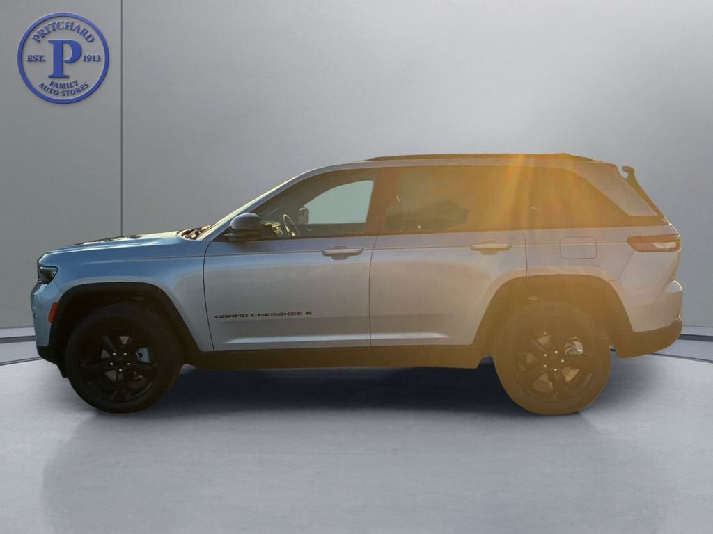 2025 Jeep Grand Cherokee — interior view