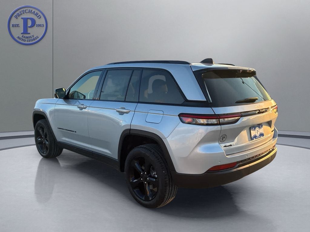 2025 Jeep Grand Cherokee — detail view