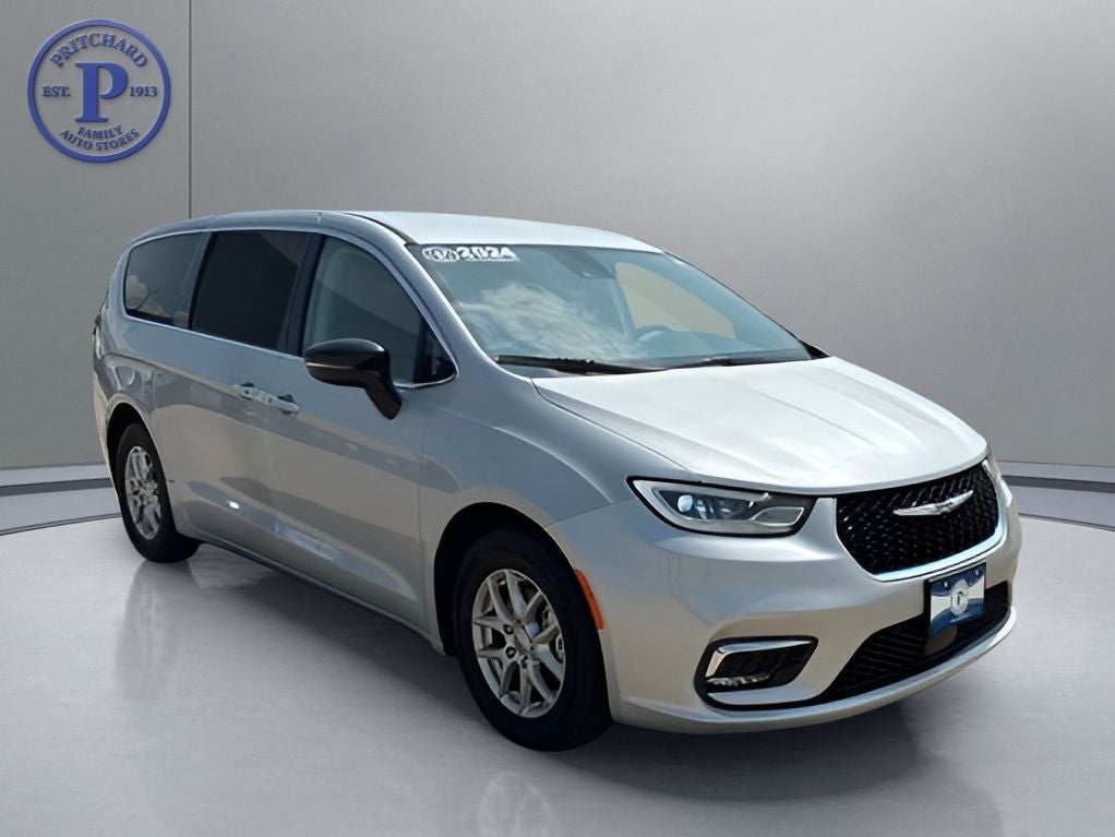 2024 Chrysler Pacifica Touring L in Silver Mist Clearcoat — front three-quarter view